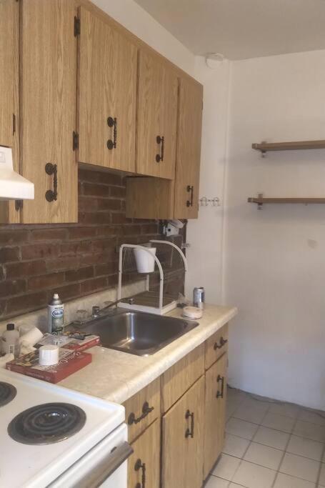 Awesome Cozy 1 Bedroom Coachhouse โตรอนโต ภายนอก รูปภาพ